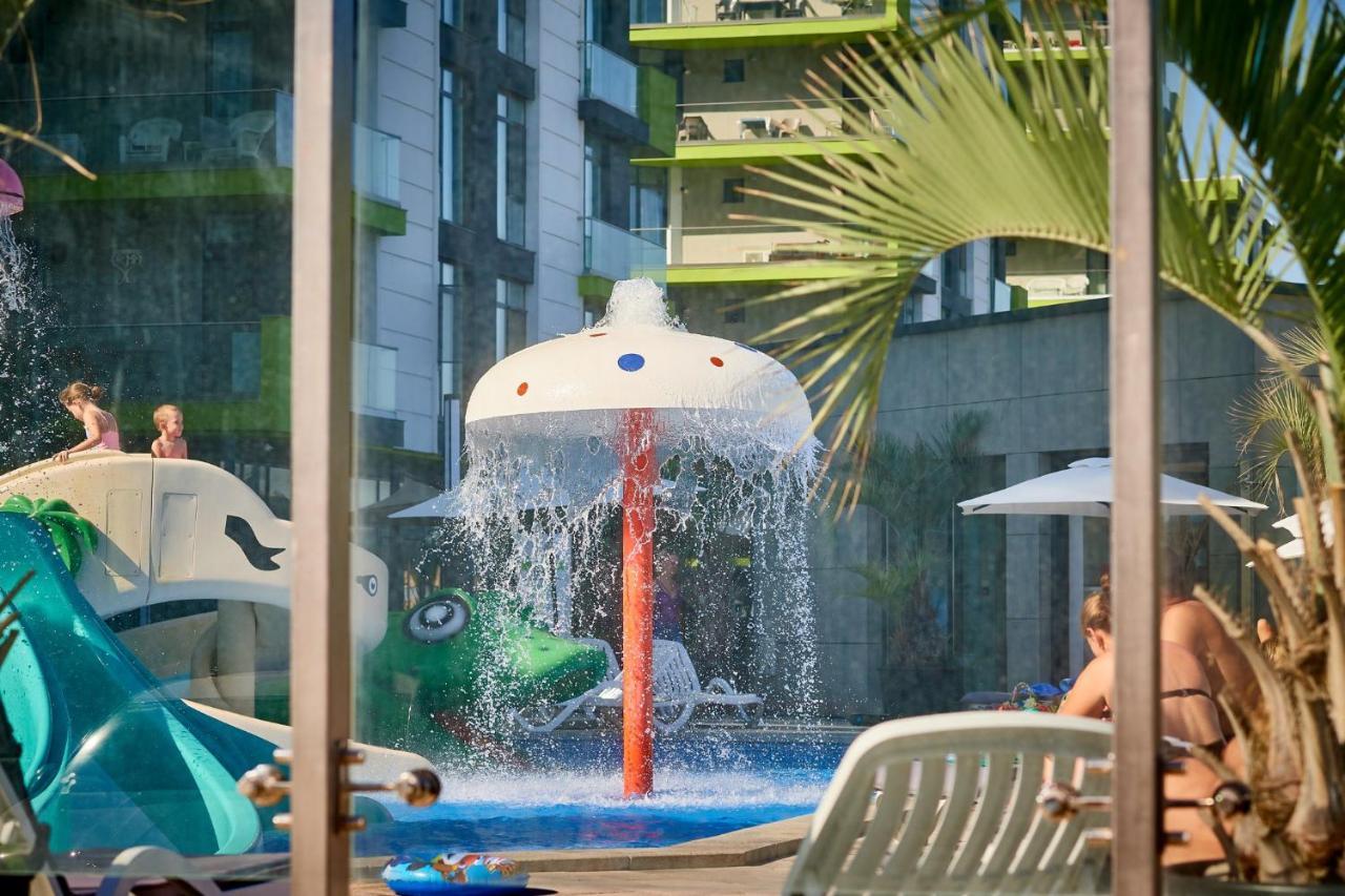 Sunrise Aparthotel Pool & Spa Mamaia Nord Năvodari Exteriör bild